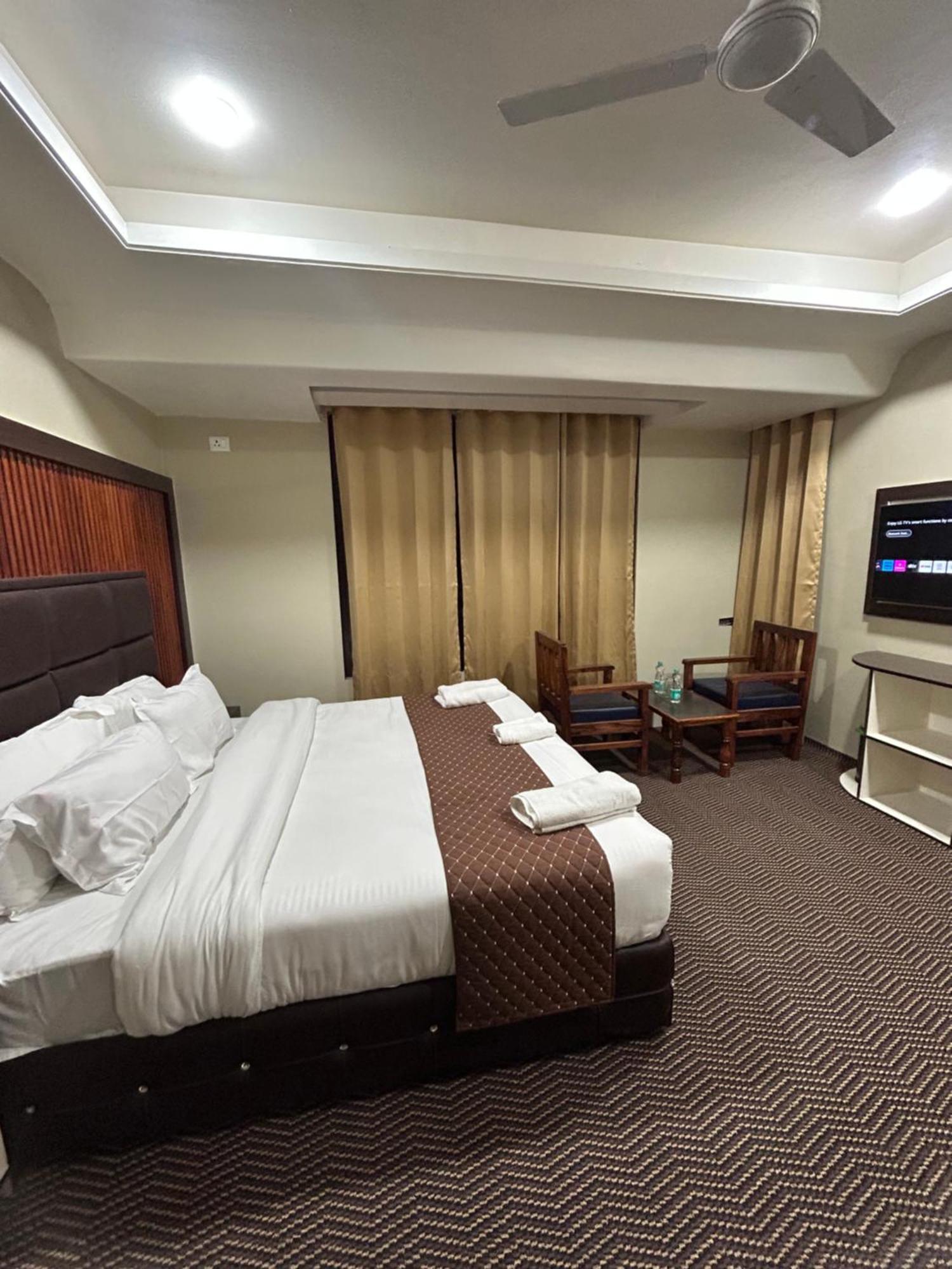 Fair Mount, Airport Road, Humhama Srinagar Hotel Eksteriør billede