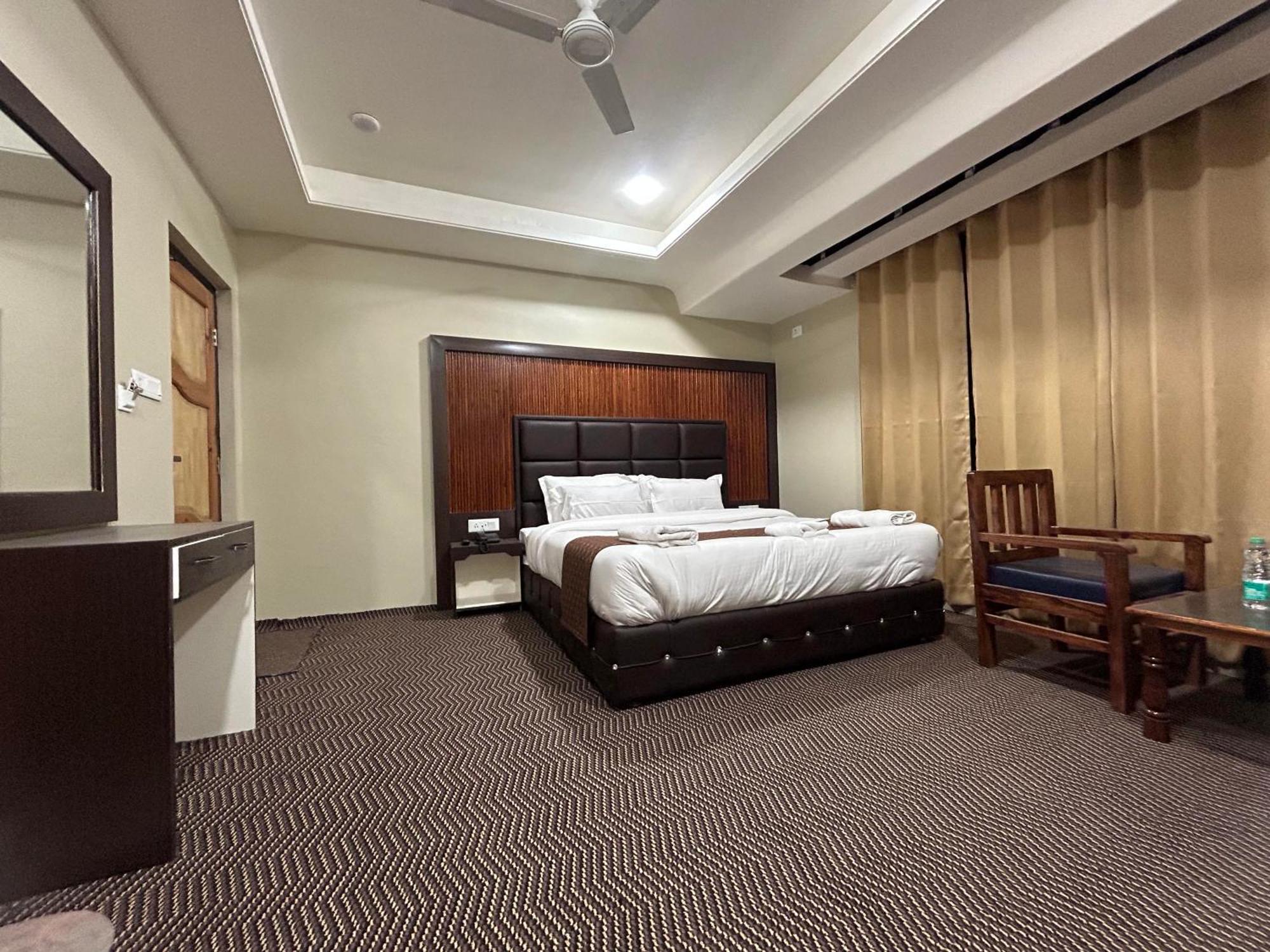 Fair Mount, Airport Road, Humhama Srinagar Hotel Eksteriør billede