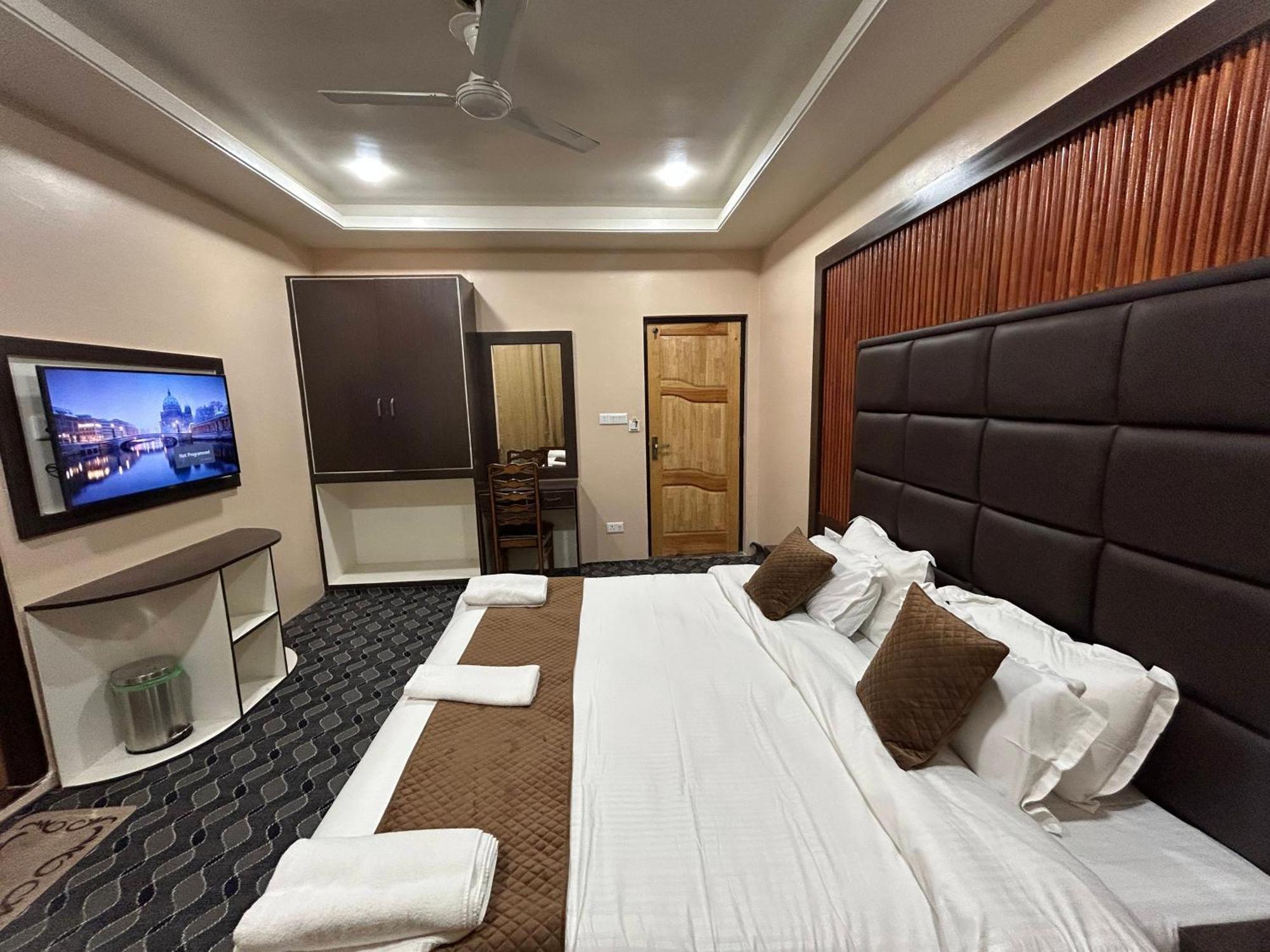 Fair Mount, Airport Road, Humhama Srinagar Hotel Værelse billede