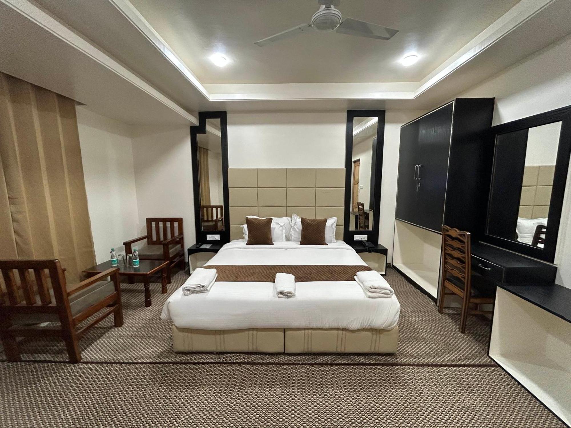 Fair Mount, Airport Road, Humhama Srinagar Hotel Værelse billede